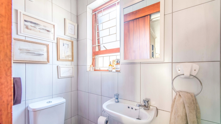 3 Bedroom Property for Sale in Monte Vista Western Cape